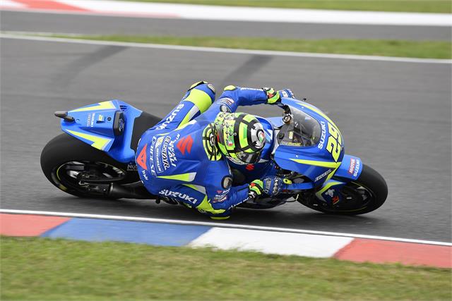 #ArgentinaGP Andrea Iannone tente les slicks sur le mouillé et perd