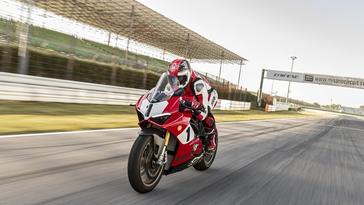 Endurance : Ducati se lance avec sa Panigale V4 R