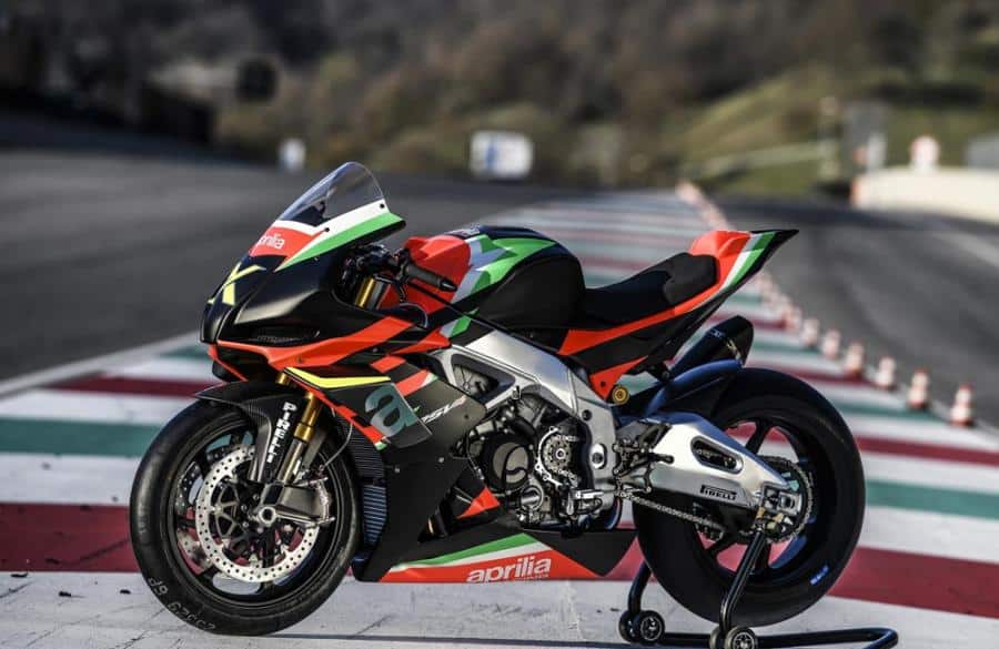 [Street] Aprilia : une RSV4 classée X pour public averti