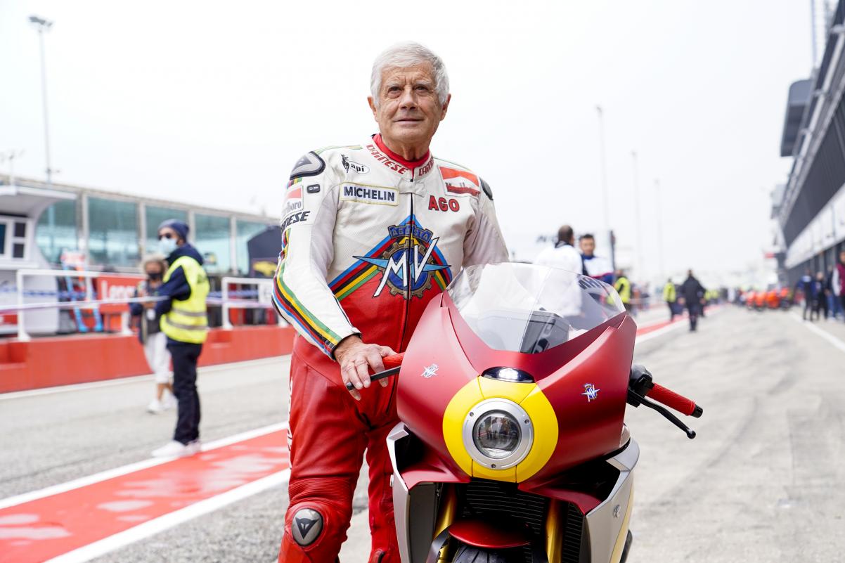 MotoGP, Giacomo Agostini : « aux prochains tests, nous verrons si les autres usines ont compris que le moment est venu de relever le niveau face à cette Ducati »