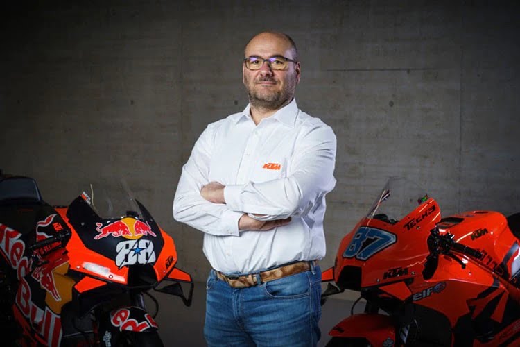 MotoGP, Carlo Pernat souhaite ses vœux à Mattighofen : « ce sera une année très importante pour KTM, qui doit franchir le pas qu’ils n’ont pas encore franchi »