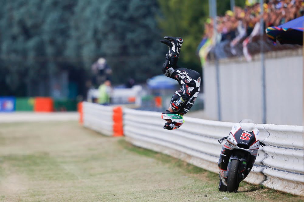 MotoGP, à 32 ans, Johann Zarco a comme un doute : « je ne peux pas promettre de faire un backflip si je gagne à nouveau »